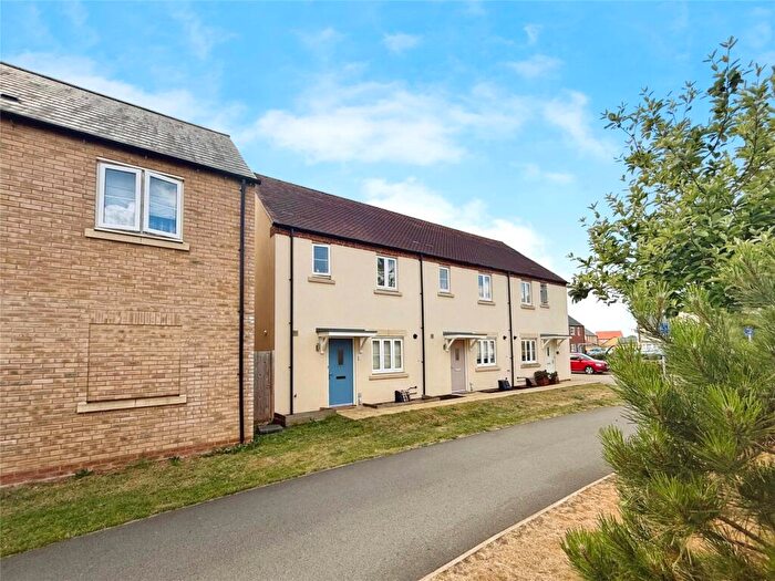 2 Bedroom End Of Terrace House For Sale In Salisbury Walk, Bicester, Oxfordshire, OX26
