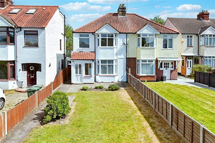 3 Bedroom Semi Detached House For Sale In Old Tovil Road, Maidstone, Kent, ME15