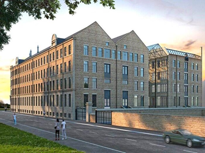 2 Bedroom Flat To Rent In Conditioning House, Old Canal Rd, BD1