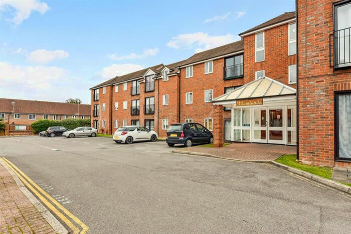 1 Bedroom Flat To Rent In Woodlands Way, Andover, SP10