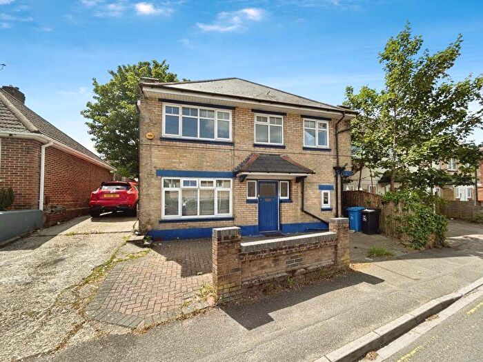 2 Bedroom Apartment To Rent In Princess Road, Poole, BH12