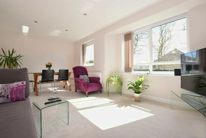 2 Bedroom Apartment To Rent In Chartwell Court, Shadwell Lane, Leeds, LS17