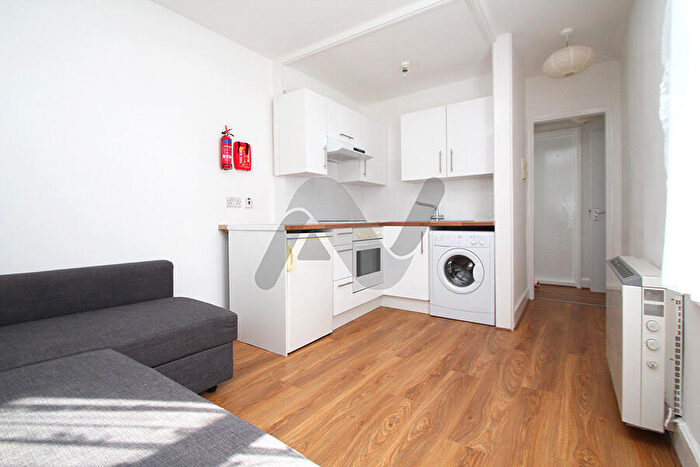 Studio To Rent In Seven Sisters Road, Finsbury Park, London, N4