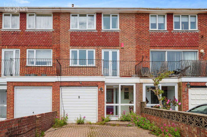 3 Bedroom Terraced House To Rent In Slinfold Close, Brighton, East Sussex, BN2