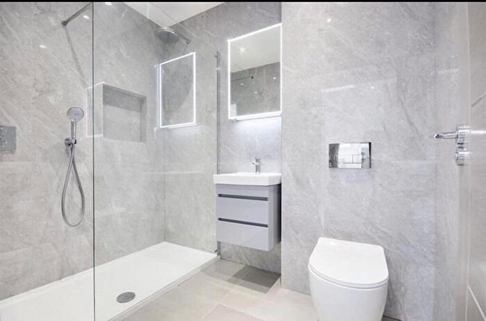 4 Bedroom End Terrace House For Sale In Chase Road, London, N14