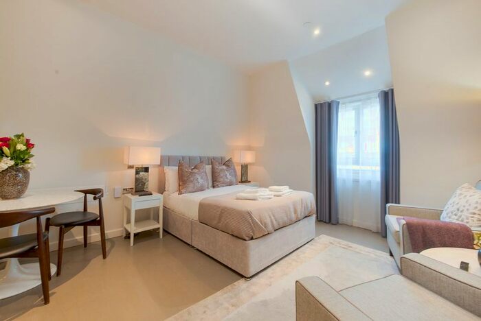 Studio To Rent In Kensington Court (), Kensington, London, W8