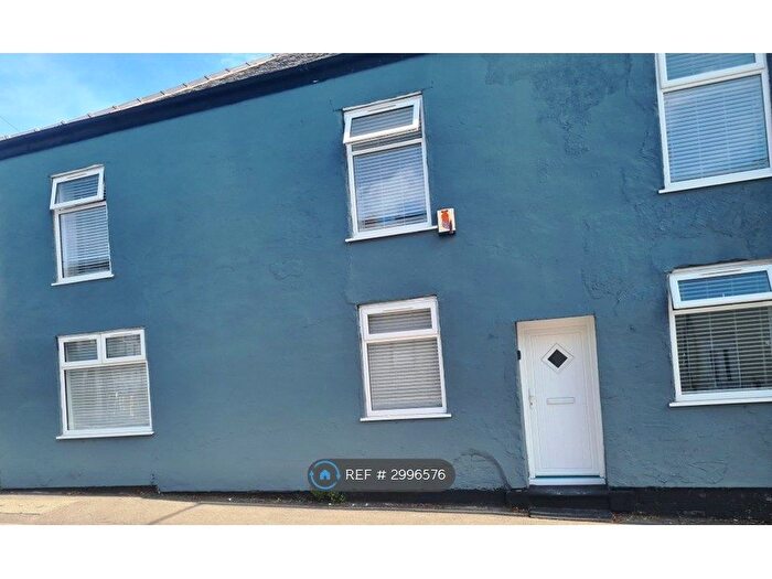 3 Bedroom Semi-Detached House To Rent In Church St, Bolton, BL5