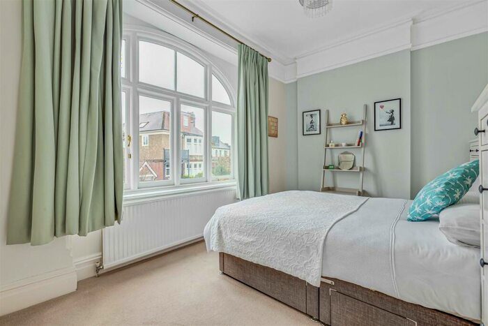 1 Bedroom Flat To Rent In Parkside Lodge, East Sheen, SW14