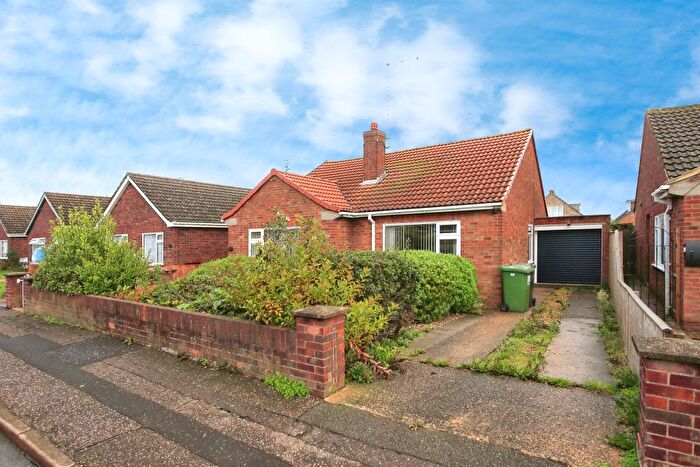 3 Bedroom Detached Bungalow For Sale In Coneygree Road, Peterborough, PE2