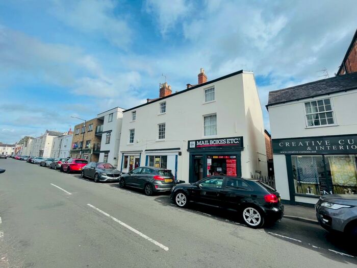 3 Bedroom Flat To Rent In Oxford Street, Leamington Spa, CV32