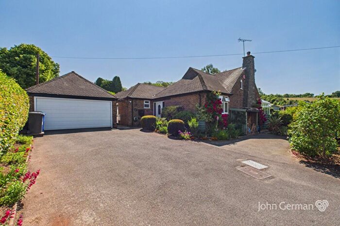 3 Bedroom Detached Bungalow For Sale In Ashby Road, Burton-on-Trent, DE15