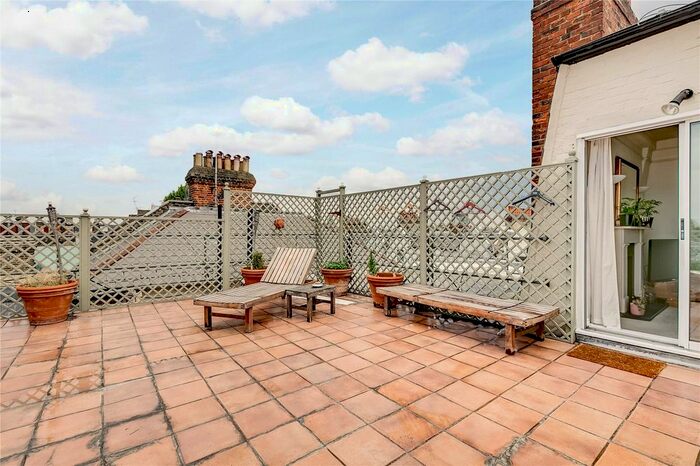 1 Bedroom Flat To Rent In Whittingstall Mansions, Whittingstall Road, SW6