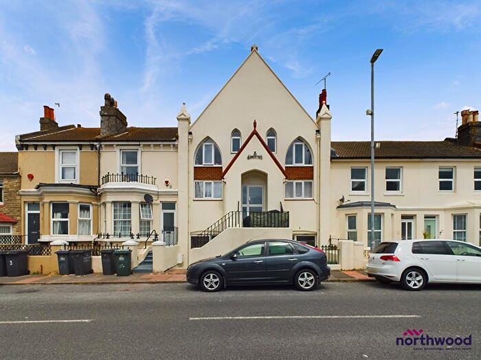 1 Bedroom Flat To Rent In - Beamsley Road, Redoubt, Eastbourne, BN22