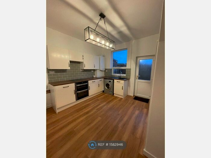 2 Bedroom Terraced House To Rent In Bolton, Bolton, BL1