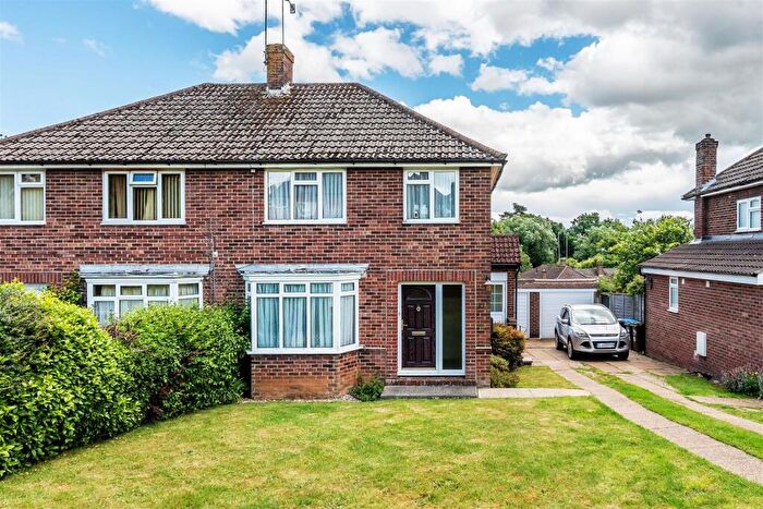 3 Bedroom Semi-Detached House For Sale In Dewlands, Godstone, RH9
