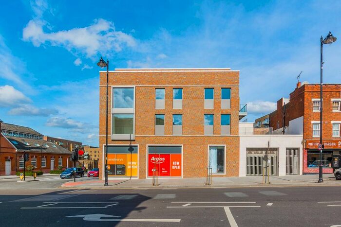 1 Bedroom Flat To Rent In Hamlet Court, Smithfield Square, Hornsey, London, N8