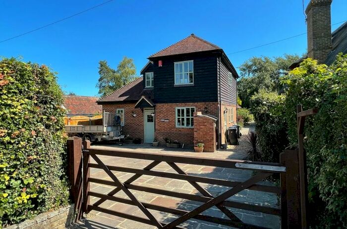 4 Bedroom Detached House For Sale In Church Lane, Canterbury, CT3