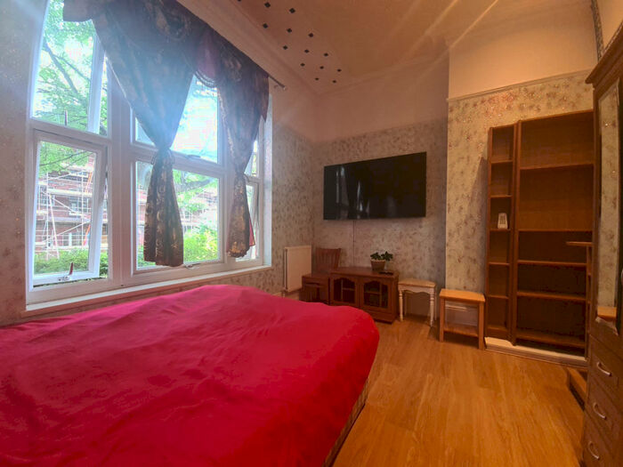 1 Bedroom Flat To Rent In Clarendon Place, Leeds, LS2