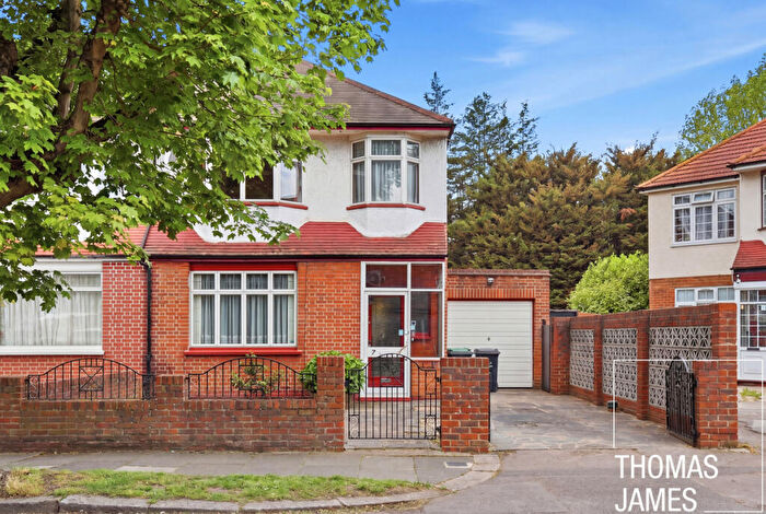 3 Bedroom End Of Terrace House For Sale In Hereward Gardens, London, N13