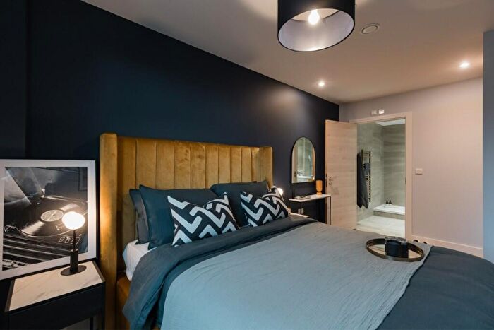 1 Bedroom Flat To Rent In New York Square, Soyo, Quarry Hill, Leeds, West Yorkshire, LS2