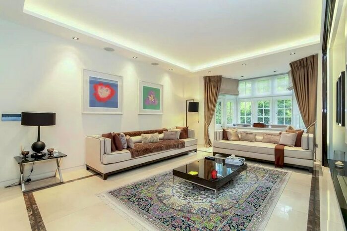 5 Bedroom Flat To Rent In Knightsbridge, London, SW1X