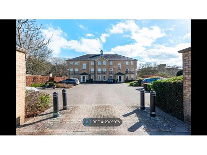 2 Bedroom Flat To Rent In Mandelbrote Drive, Littlemore, Oxford, OX4