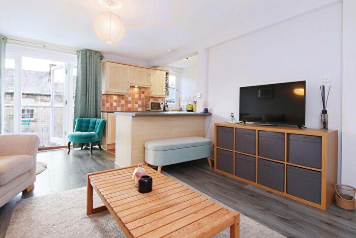 2 Bedroom Flat For Sale In / St Bernards Row, Stockbridge, Edinburgh, EH4