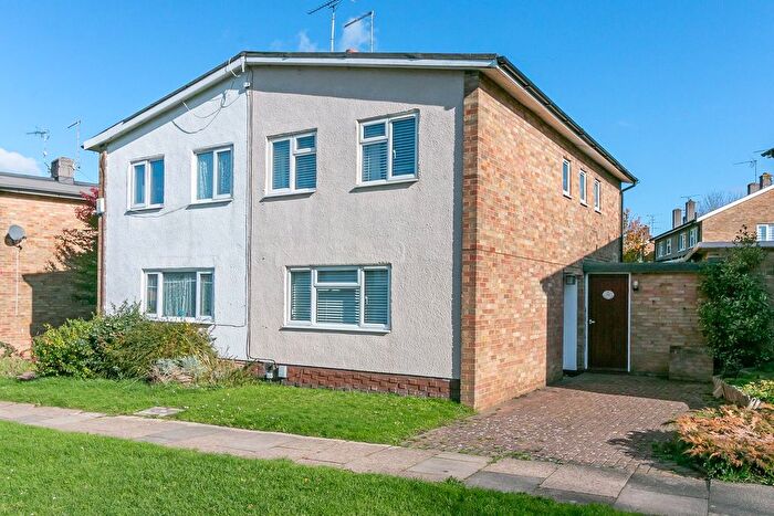 3 Bedroom Semi-Detached House For Sale In Briars Close, Hatfield, AL10