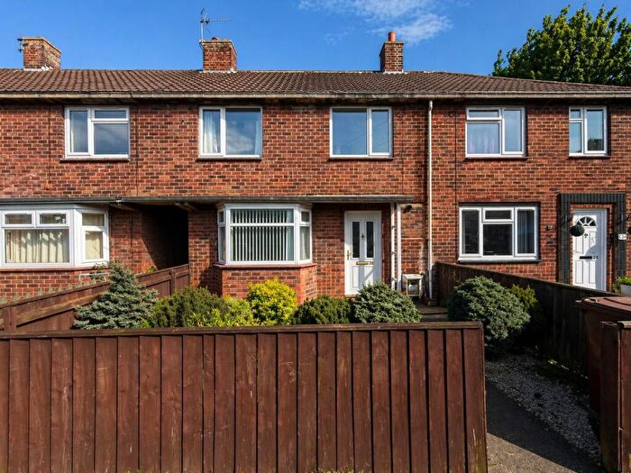 3 Bedroom Terraced House For Sale In Castleford Avenue, Grimsby, Lincolnshire, DN34