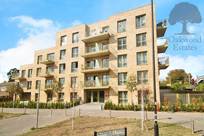 2 Bedroom Flat To Rent In Station Road, Langley, SL3