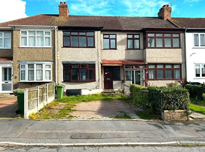3 Bedroom Terraced House For Sale In Lynton Avenue, Romford., RM7