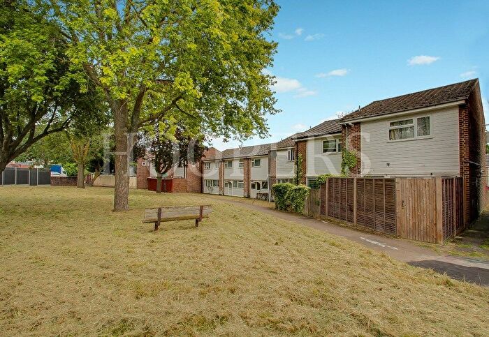 1 Bedroom Flat For Sale In Mascotts Close, London, NW2