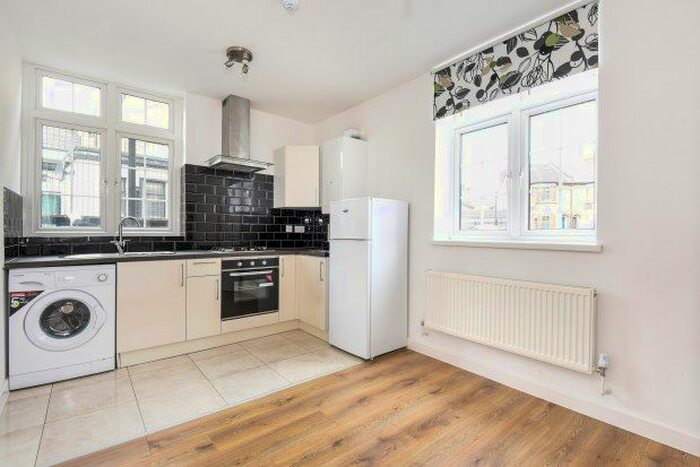 1 Bedroom Flat To Rent In - Homesdale Road, Bromley, BR1
