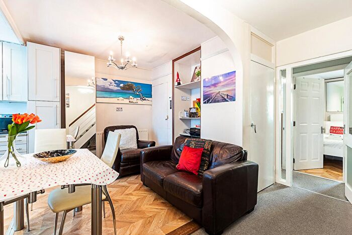 6 Bedroom Property To Rent In Danebury Avenue, London, SW15