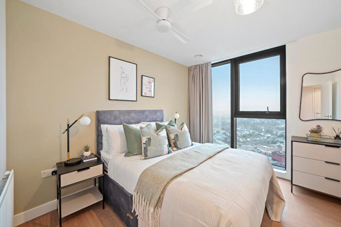 2 Bedroom Apartment To Rent In Pinnacle Tower, SE13