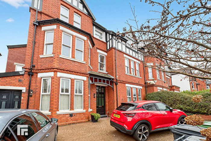 3 Bedroom Apartment For Sale In Cardiff Road, Llandaff, Cardiff, CF5