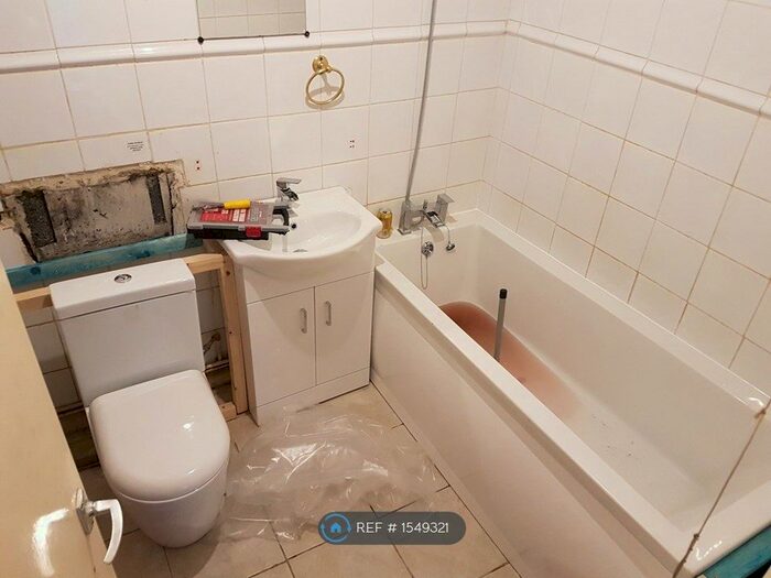 1 Bedroom Flat To Rent In Foxberry Court, London, SE4