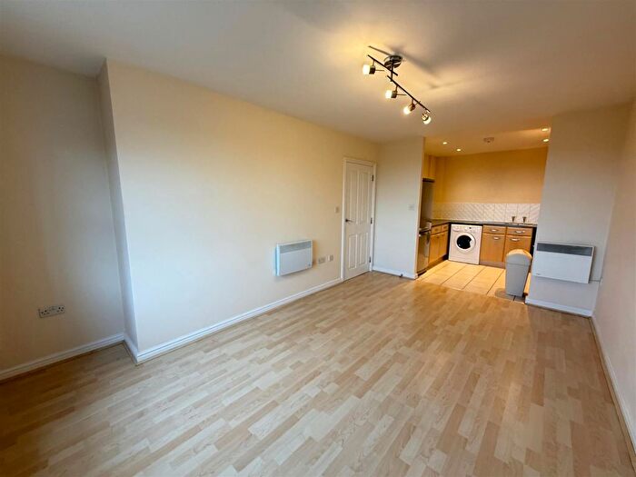 2 Bedroom Flat To Rent In Filey Road, Scarborough, YO11