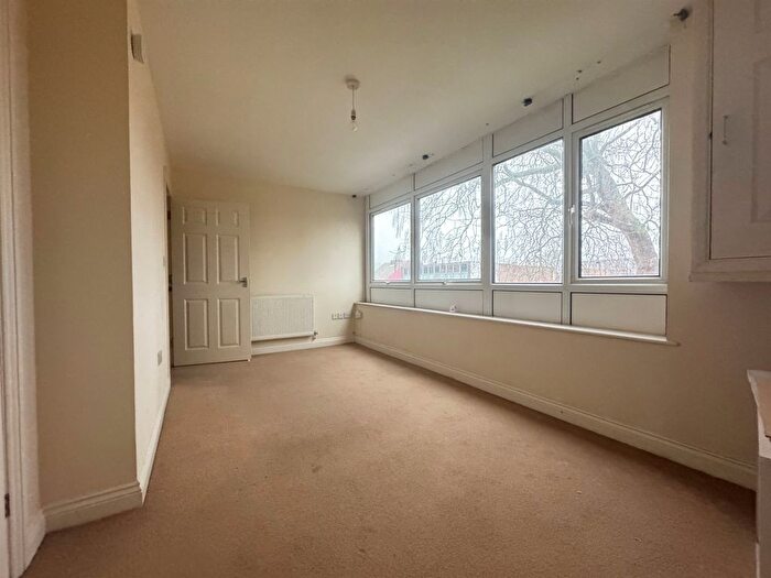 1 Bedroom Flat For Sale In High Street, Cosham, Portsmouth, PO6