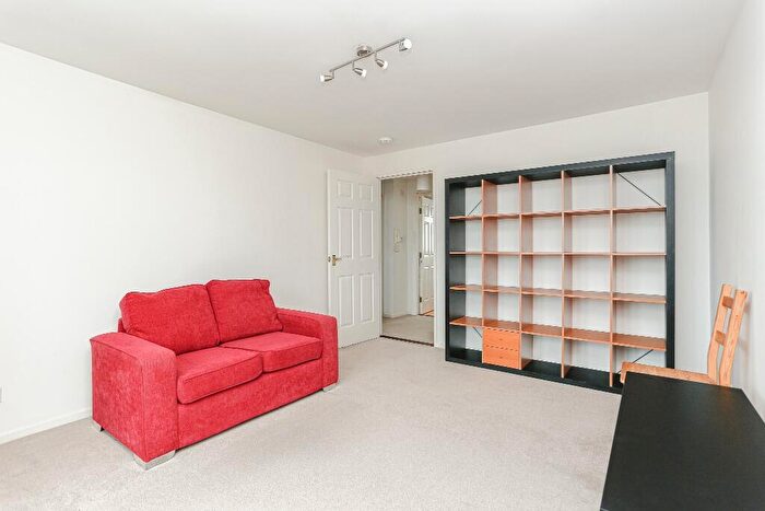 1 Bedroom Flat To Rent In Hawkhill, Restalrig, Edinburgh, EH7