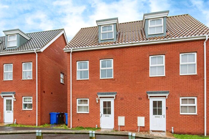 3 Bedroom Semi-Detached House For Sale In Smoke House View, Beck Row, Bury St. Edmunds, IP28