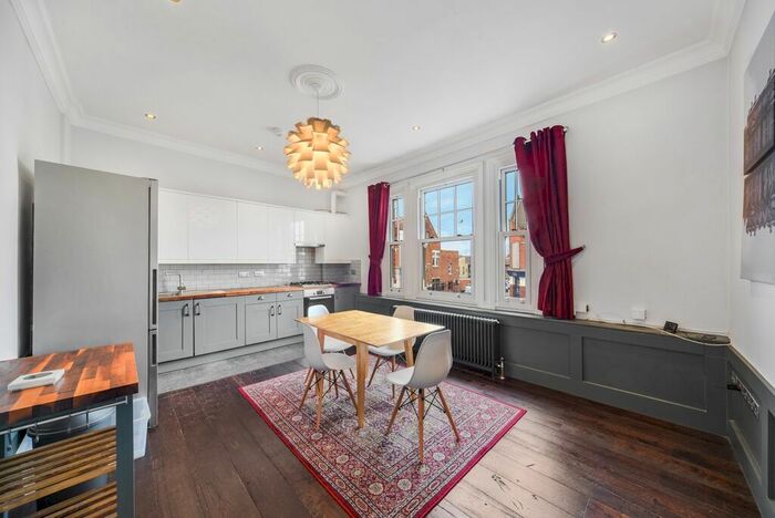 2 Bedroom Flat To Rent In Woolwich Road, London, SE10