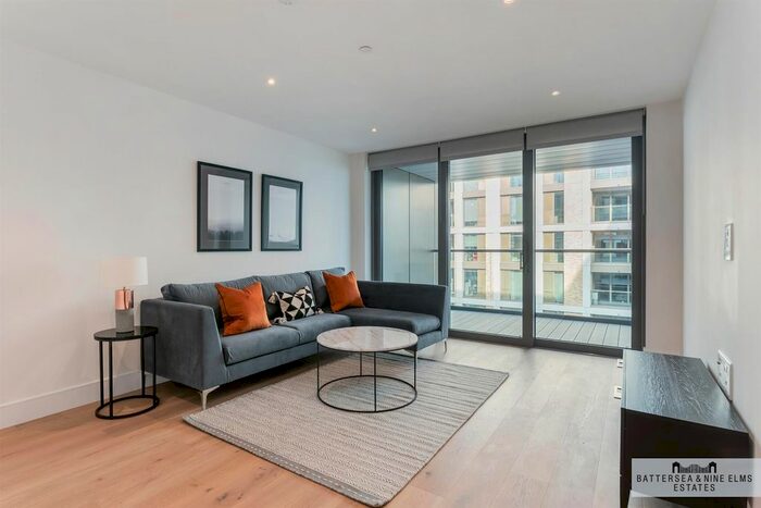 2 Bedroom Flat To Rent In Huntington House, Prince Of Wales Drive, SW11