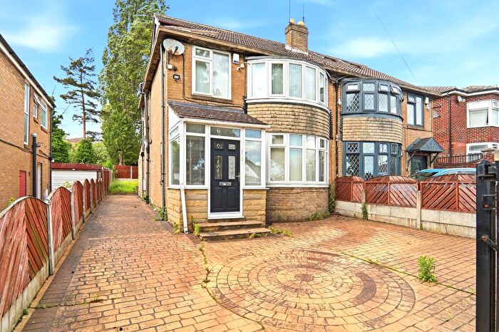 4 Bedroom Semi-Detached House To Rent In Easterly Road, Leeds, LS8