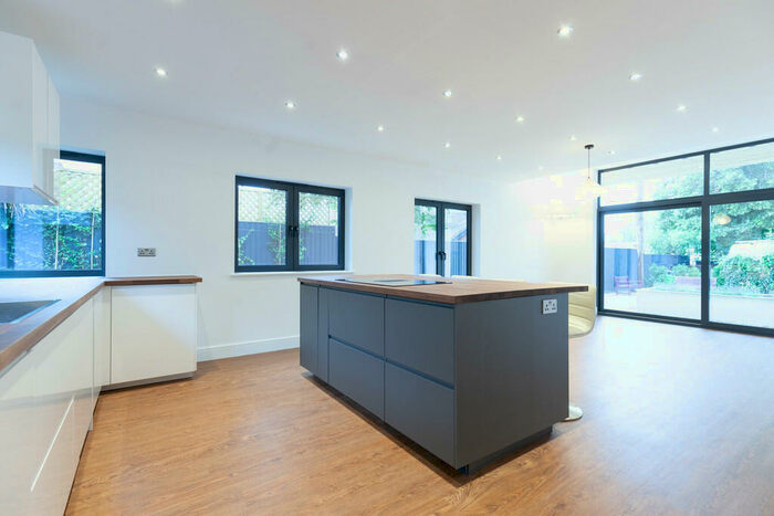 5 Bedroom Detached House To Rent In Henley Avenue, Oxford, OX4