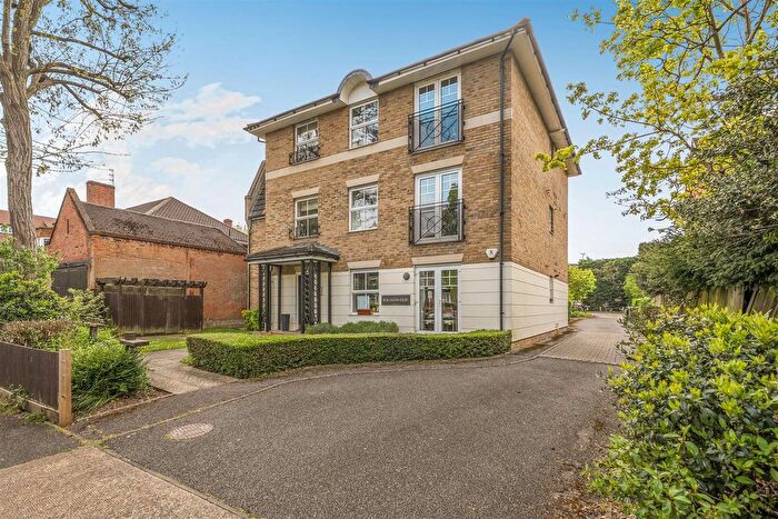 1 Bedroom Flat For Sale In Burlington Court, Surbiton, KT6