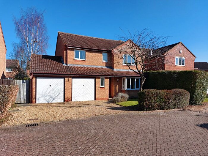 4 Bedroom Detached House To Rent In Walnut Close, Milton, CB24