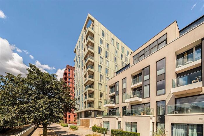 2 Bedroom Flat For Sale In Pilot Walk, Greenwich, SE10