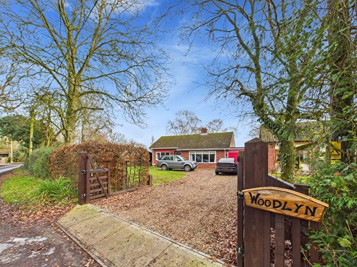 3 Bedroom Detached Bungalow For Sale In School Road, Bedingham, NR35