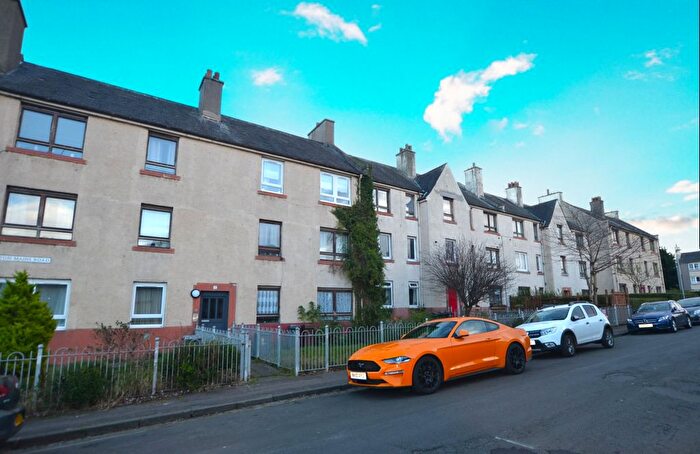 2 Bedroom Flat To Rent In Royston Mains Road, Edinburgh, EH5